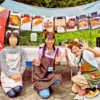 マルシェで接客するワンぽてぃとのスタッフ。
