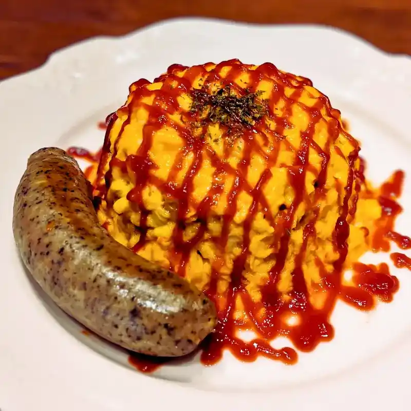 ハーブフランクオムライスのクローズアップ