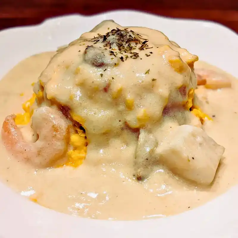 海老とホタテのシーフードクリームオムライス