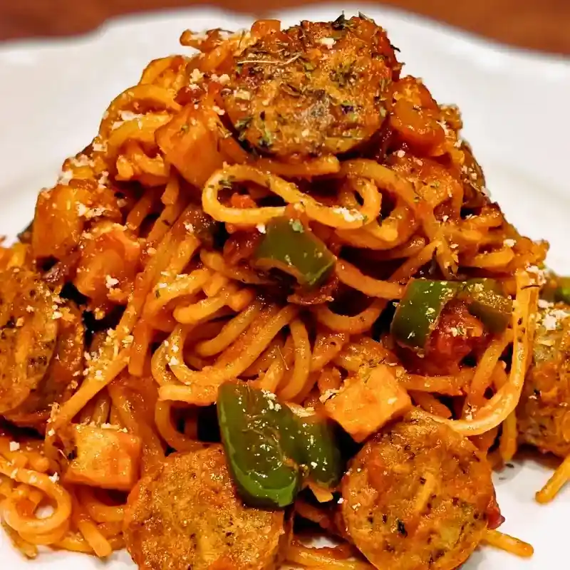 懐かしい王道の味、鉄板ナポリタン