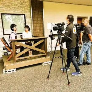 名古屋テレビ『アップ』の番組収録で、ワンぽてぃとの15分雇用の取り組みについてインタビューを受ける様子